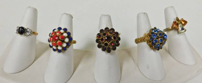 lot of 5 rings display not included