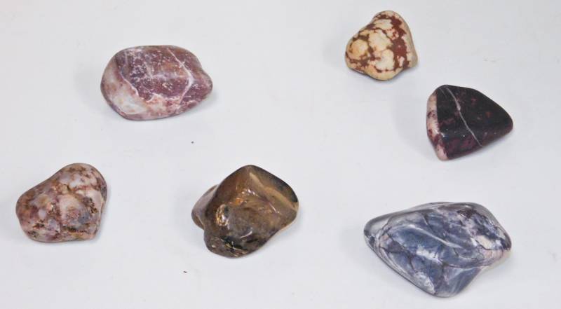 2 Lbs of polished agates larger pieces