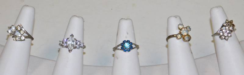 lot of 5 rings display not included