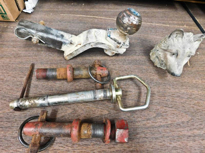 hitch and 2 ball and coupling pins