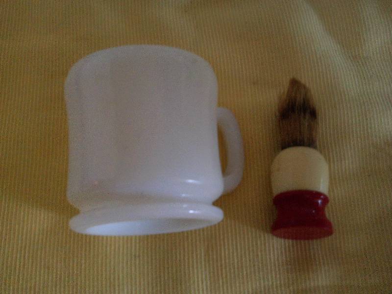 VINTAGE SHAVING CUP AND EVER READY SHAVING BRUSH