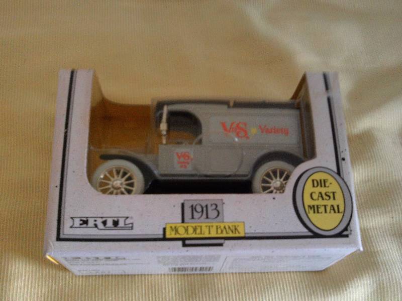 COLLECTIBLE MODEL T DIECAST BANK