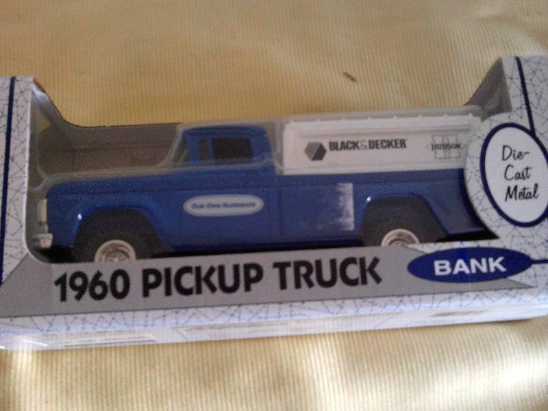 BLACK N DECKER METAL BANK