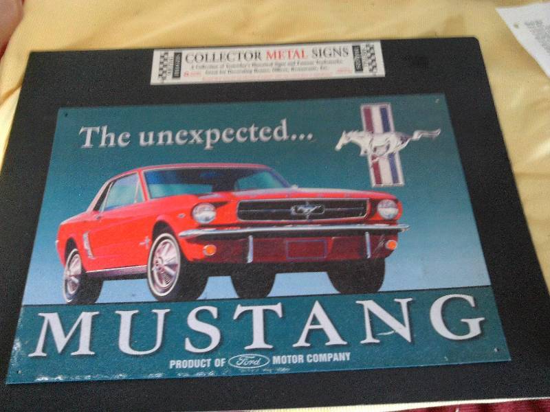 COLLECTIBLE MUSTANG SIGN