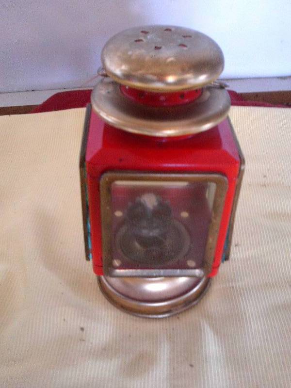 VINTAGE OIL LAMP