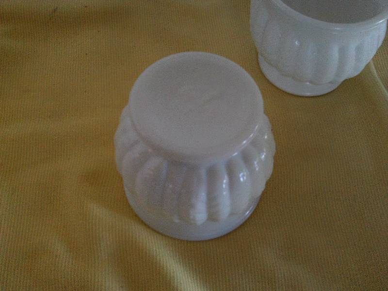 2 VINTAGE MILK GLASS BOWLS