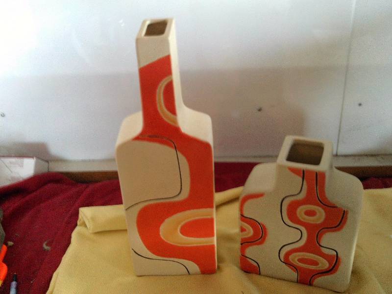 2 SITCOM DESIGNER VASES