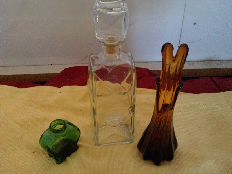 IREDECENT GREEN PERFUM BOTTLE BLOWN GLASS VASE CLEAR DECANTER