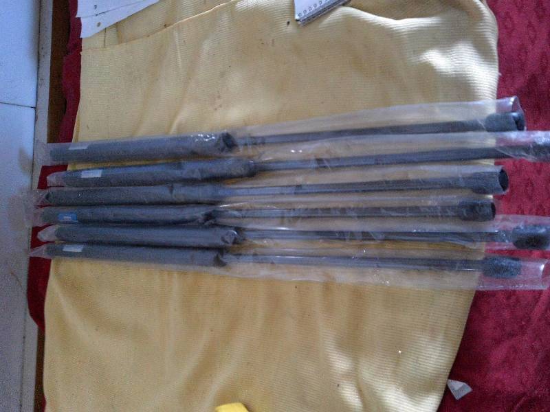 6  28 INCH GAS PLUNGERS