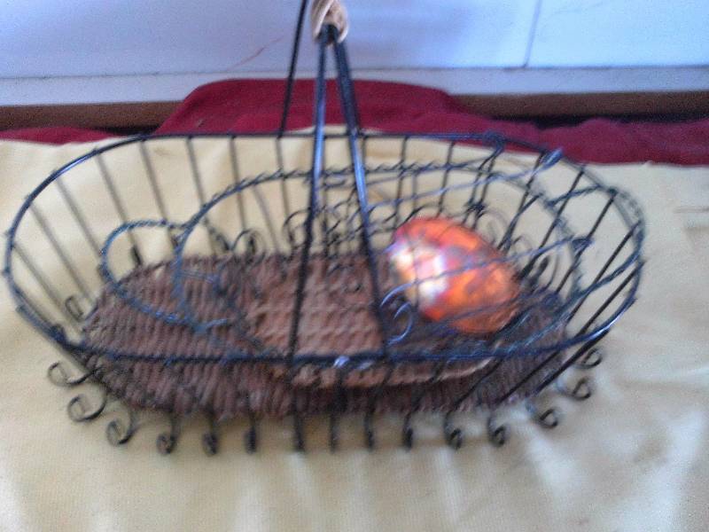 COLLECTIBLE WIRE BASKETS