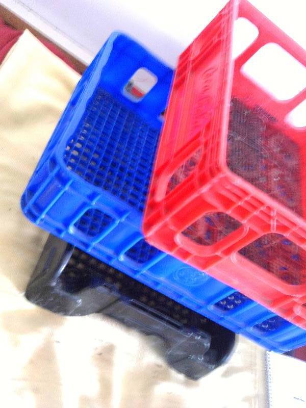 3 PLASTIC FLATS