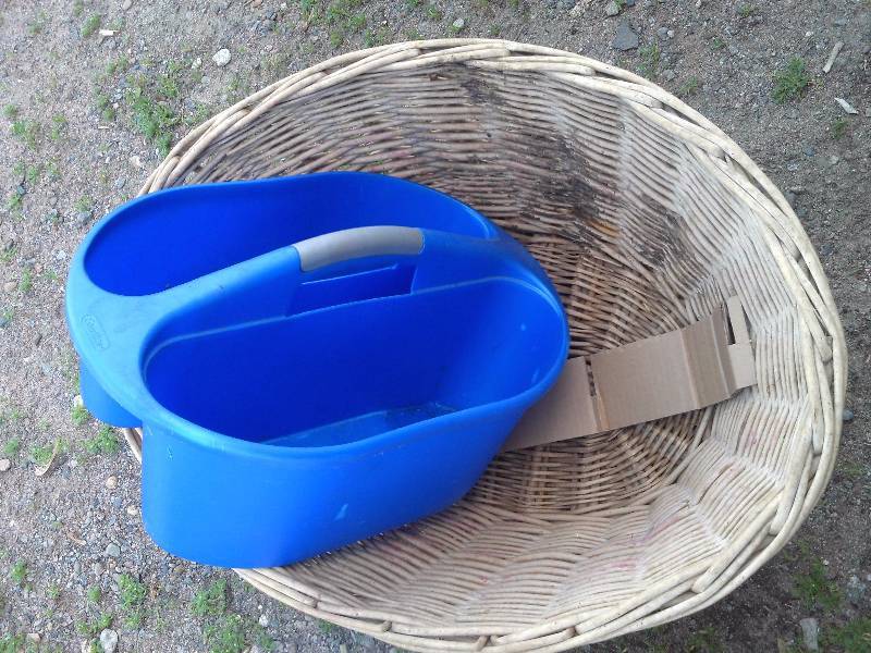 TOTES AND BASKETS