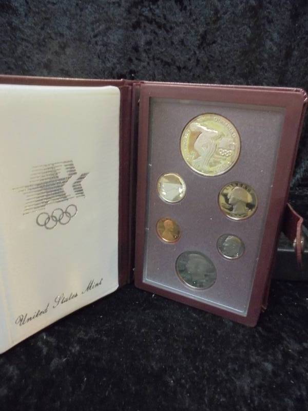 1983 US Mint Prestige Set in Leather Display