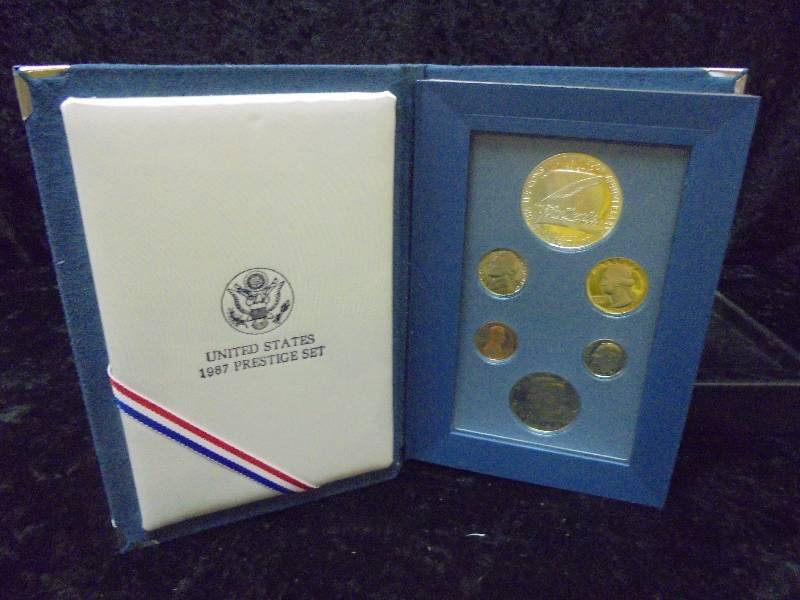 1987 US Mint Prestige Set in Blue Velvet Display