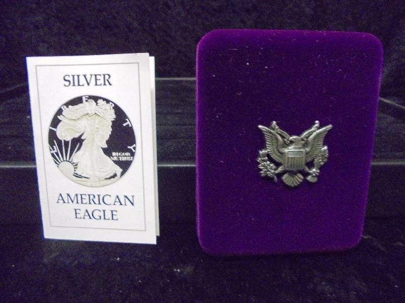 1986 American Eagle 1oz Proof Silver Bullion Coin in Velvet Display