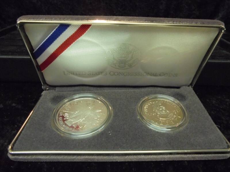 1989 US Congressional Two Coin Proof Set, 90% silver, in velvet display