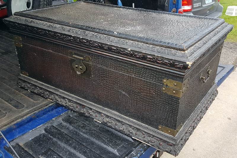 Brown Trunk with stand