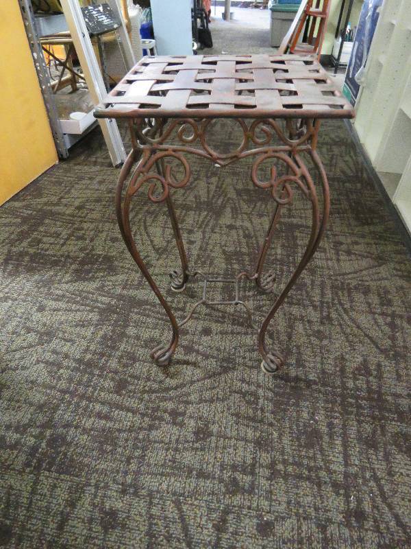 Metal Plant Stand