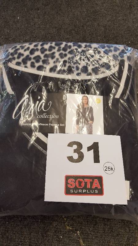 lot 31 image: Aria Collection Womens Sueded Microfleece 2-Piece Pajama Set  BlackLeopard Small
