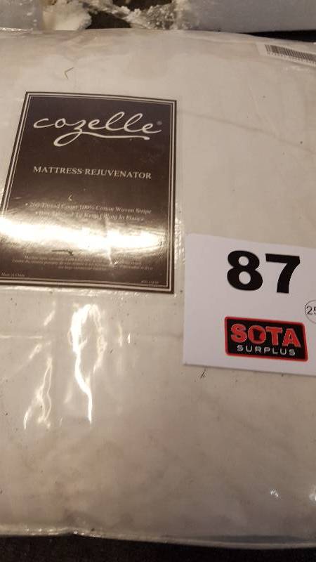 lot 87 image: Cozelle 260TC Cotton Nano-Tex 1.5 Gusseted Mattress Topper - FULL