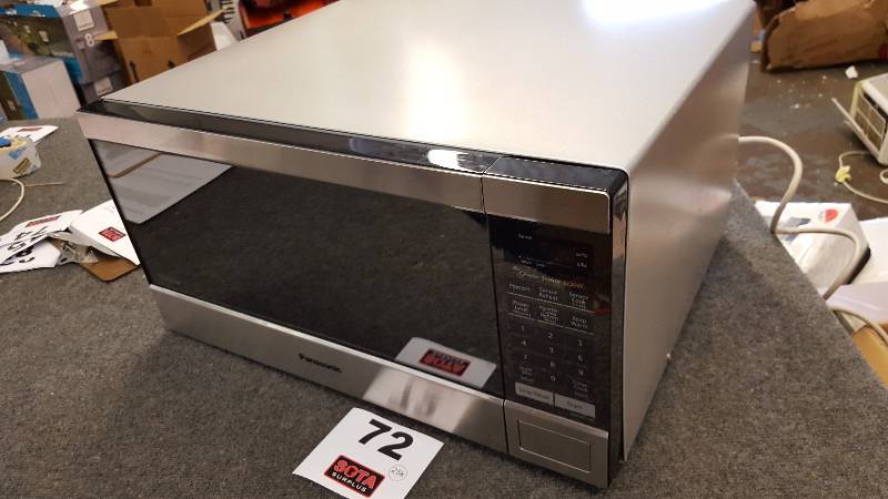 lot 72 image: Panasonic 2.2-Cu. Ft. 1250-Watt Microwave Oven, Stainless
