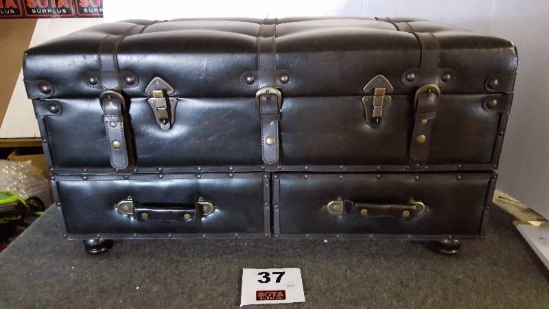 Voyager BenchTrunk