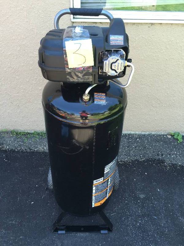 Husky 20 Gal. 175 psi Quiet Portable Air Compressor in like new working