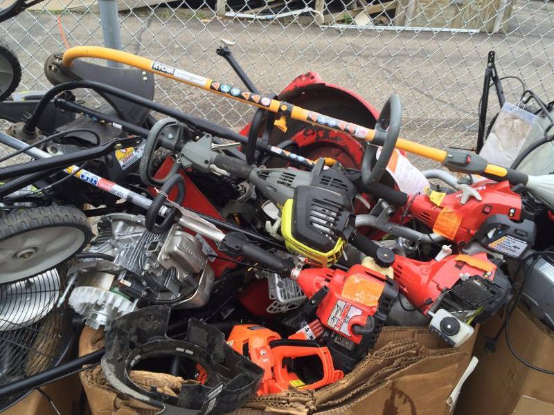 lot 77 image: Lot of 5 Gaylords  and with Lawnmores, Weed Wackers, Preassure Washer,Blowers,Chainsaws, Name Brands- Toro, Homelite, Ego, Ryobi,Echo, Briggs Straton, and more  includes 1 Generator all for repair or parts
