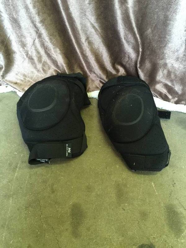 lot 47 image: McGuire-Nicholas Ortho Wrap Knee Pads  New