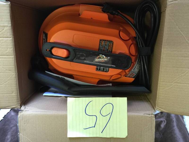 lot 65 image: Armor all 2.5-gal. WetDry Vacuum with 1.25 in. Hose  Model # AA255 New