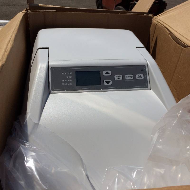 lot 20 image: GE 45,000 Grain Water Softener model gxsh45v