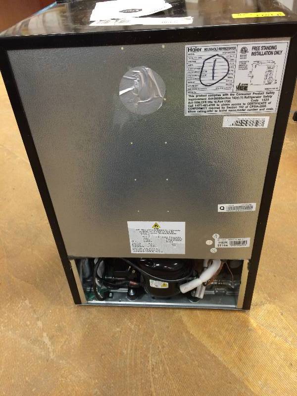 lot 1 image: Haier 2.7 cu ft Refrigerator, Black  New