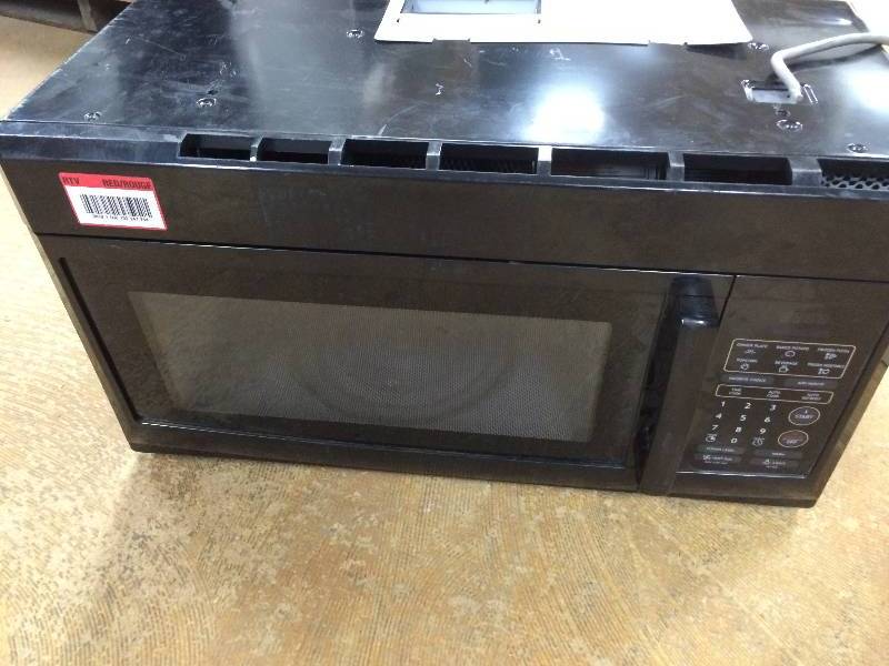 magic Chef 1.6 cu. ft. OvertheRange Microwave in black working