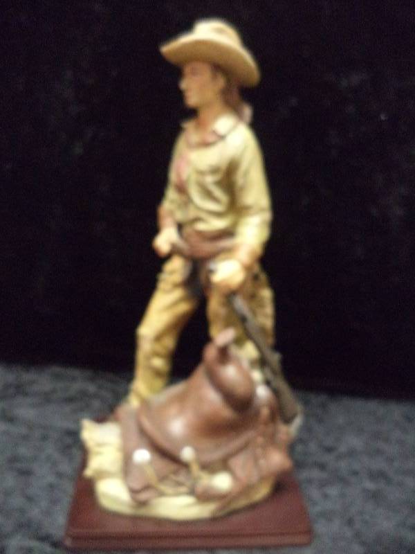 Cowboy - Saddle & Rifle, 12, resin