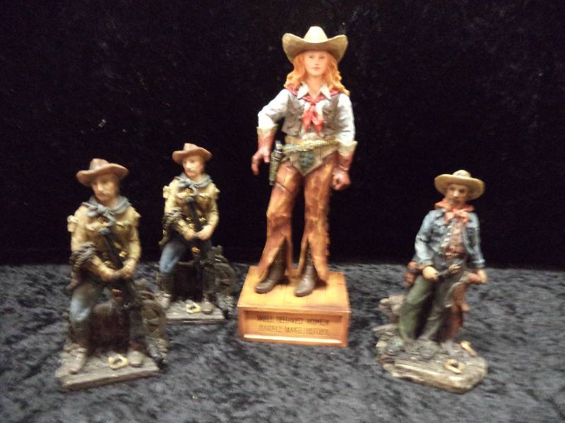 Lot - Cowgirl & Cowboy Figures