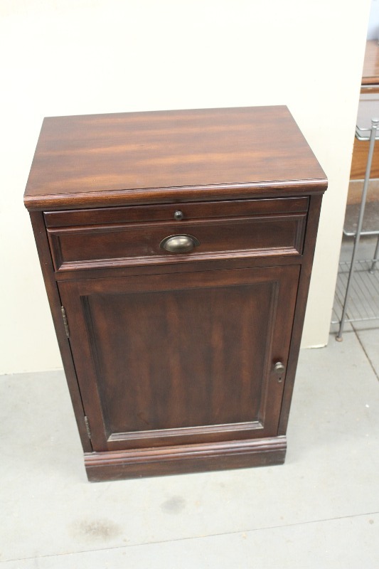 Howard Miller Cabinet