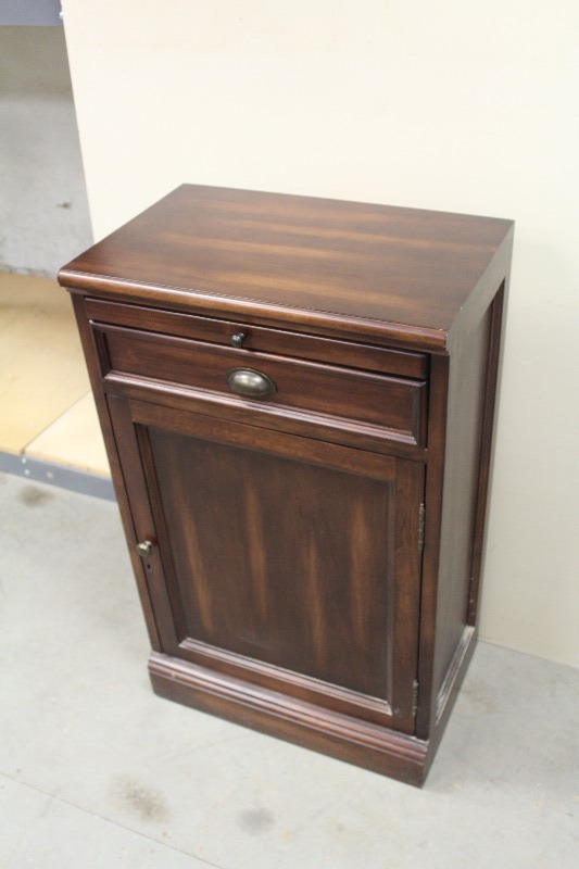 Howard Miller Cabinet