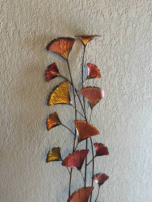 lot 30 image: Wall Decor (Leafs)