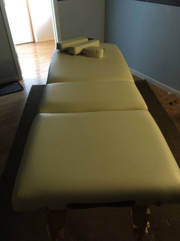 lot 31 image: Massage Table