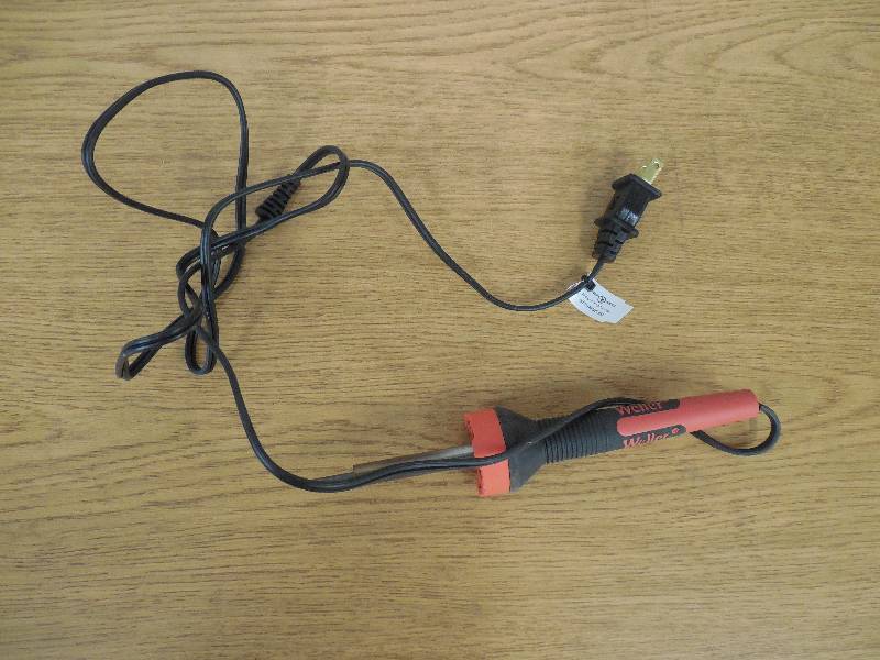lot 79 image: WELLER SOLDERING IRON