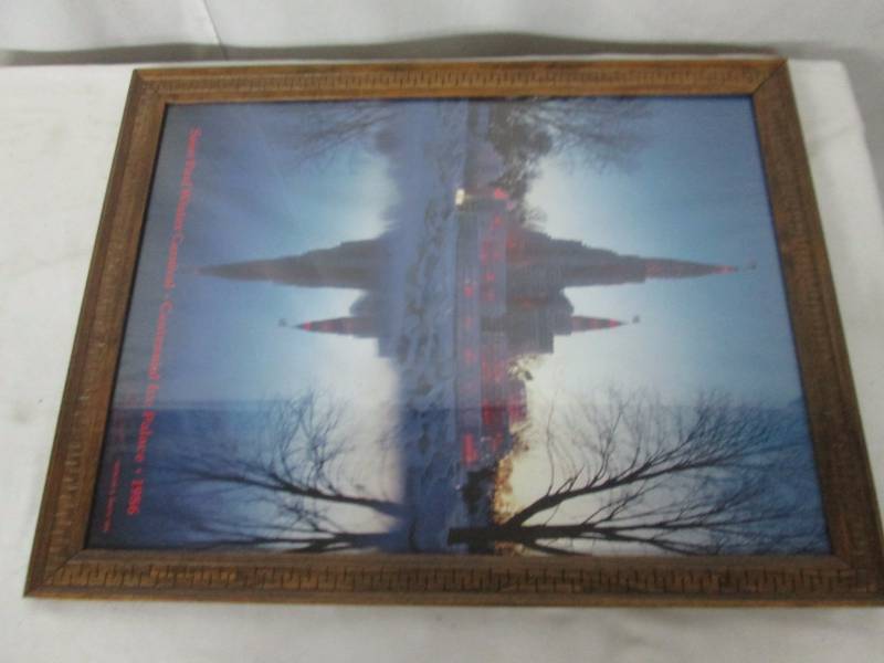 Picture w Wood-Like Frame