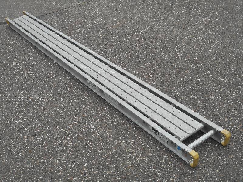 lot 52 image: Werner 2012 Aluminum Plank, 12x12f...
