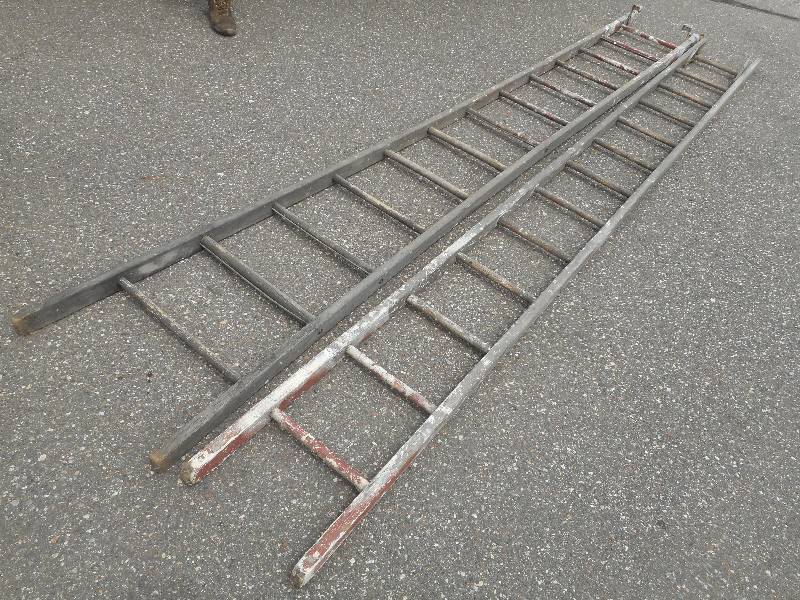 lot 56 image: 28ft Wooden Extension Ladder ...