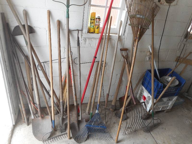 lot 67 image: Large Lot Of Assorted Hand Tools ...