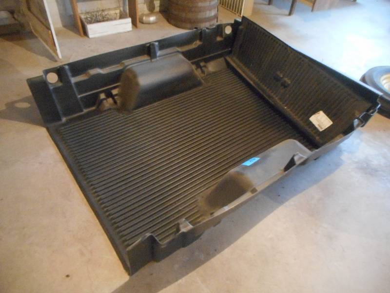 lot 94 image: Chevy S-10  GMC Sonoma Bed Liner ...
