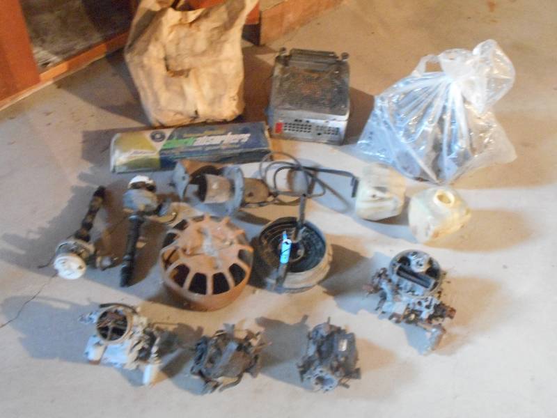 lot 106 image: Lot Of Assorted Auto Parts, Carbeur...