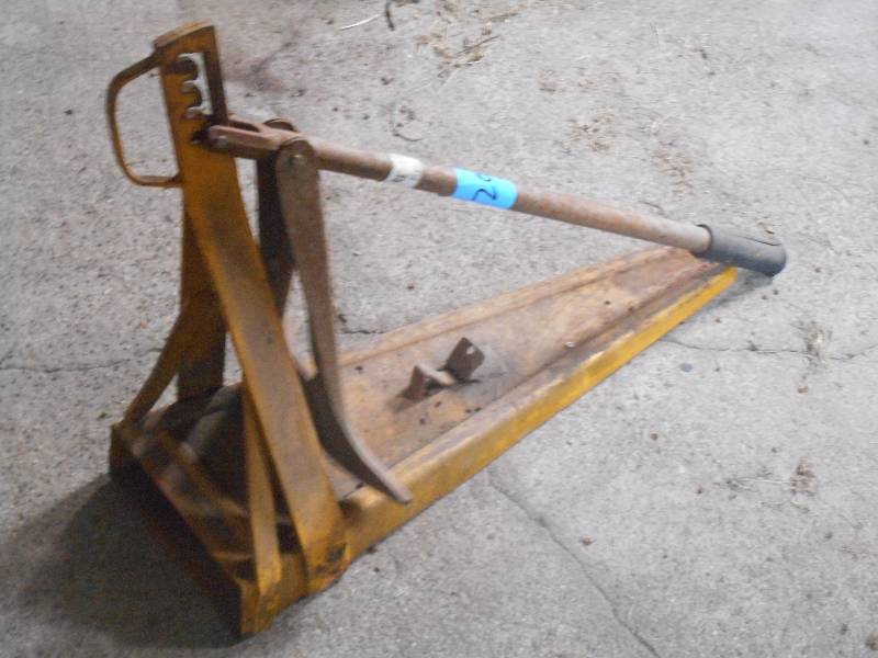 lot 120 image: Ken-Tool Manual Tire Bead Breaker ...