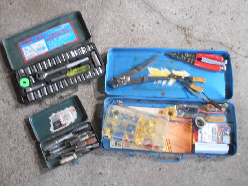 lot 124 image: Lot Of Tap Set, Electrical Set, So...