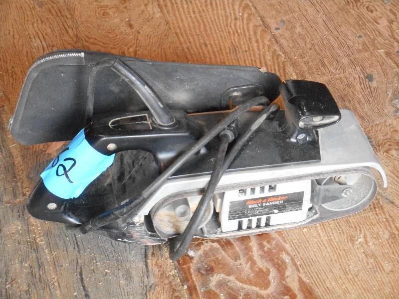 lot 162 image: Black & Decker 34HP 3x24 Belt Sa...