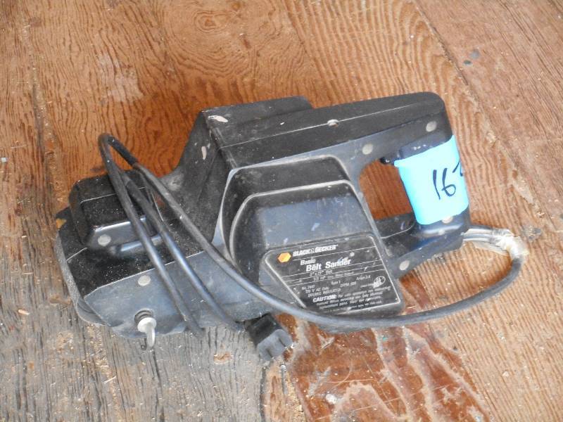 lot 163 image: Black & Decker 3x21 13HP Belt Sa...